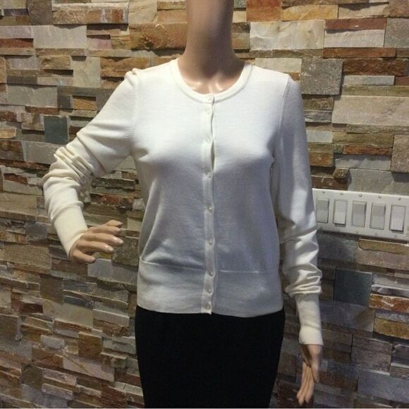 ALAIA Women’s Long Sleeve Button Down Cardigan - Picture 7 of 7